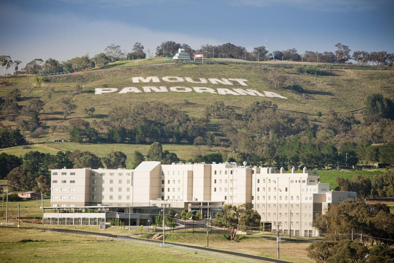 Rydges Mount Panorama Bathurst Hotel Exterior photo